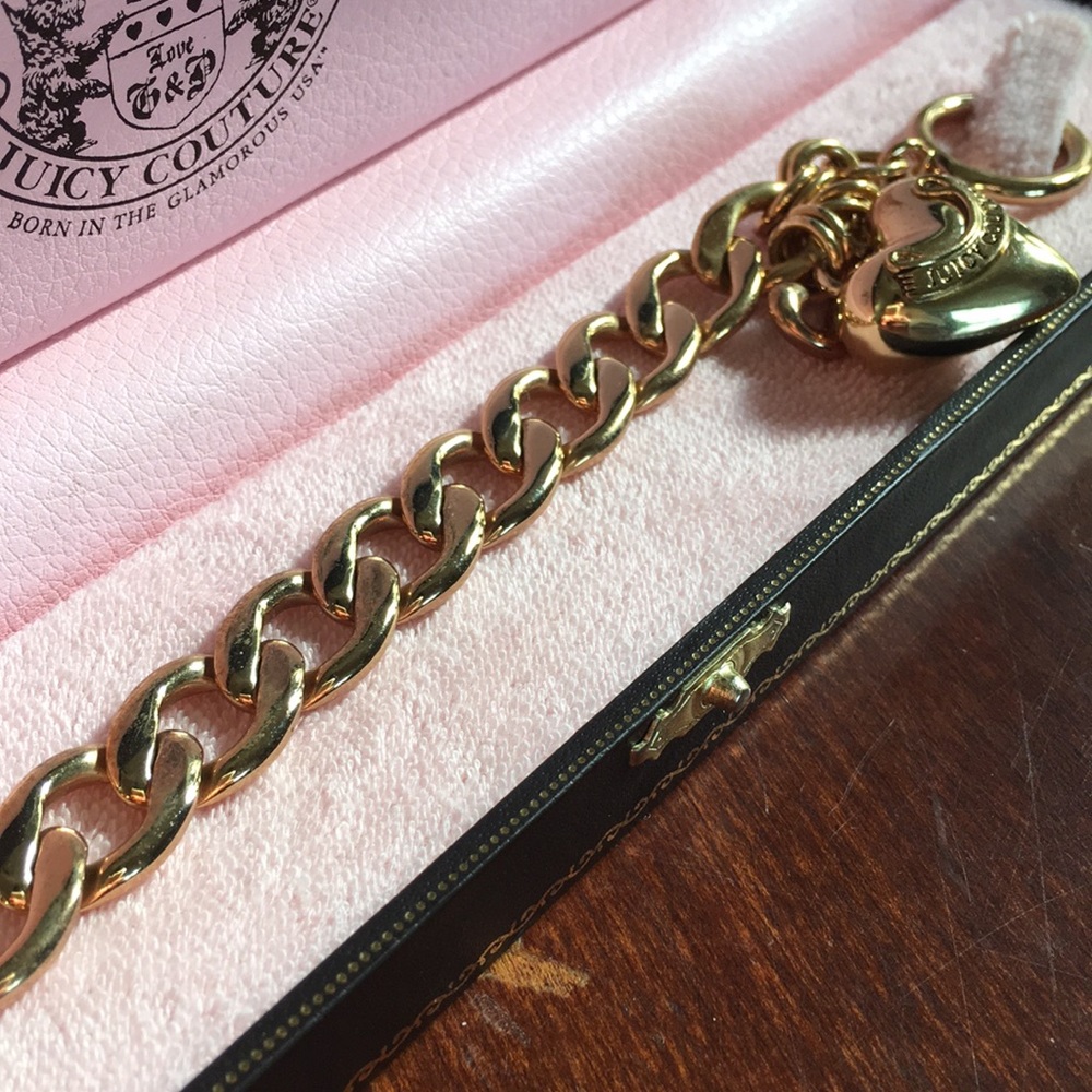 Juicy Couture gold charm bracelet in box - Picture 7 of 11